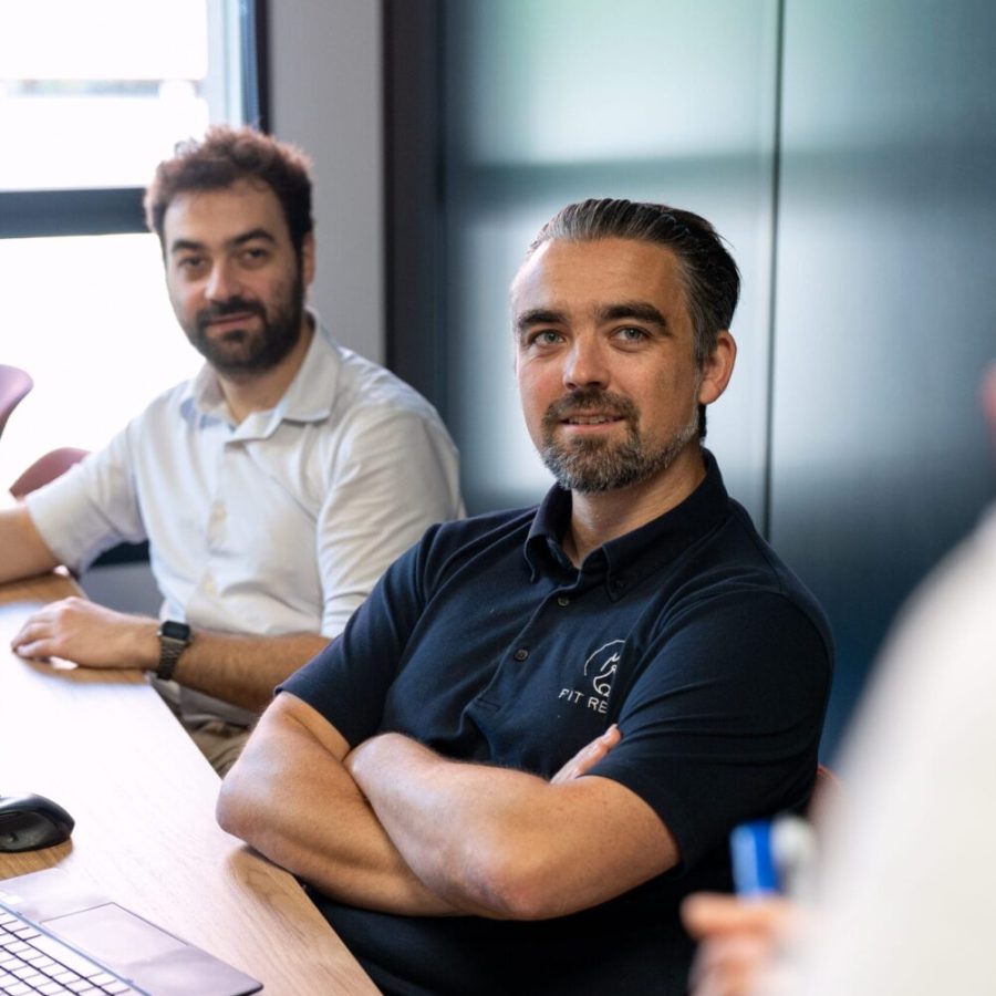 Thibault et Antoni en train d'écouter la réunion
